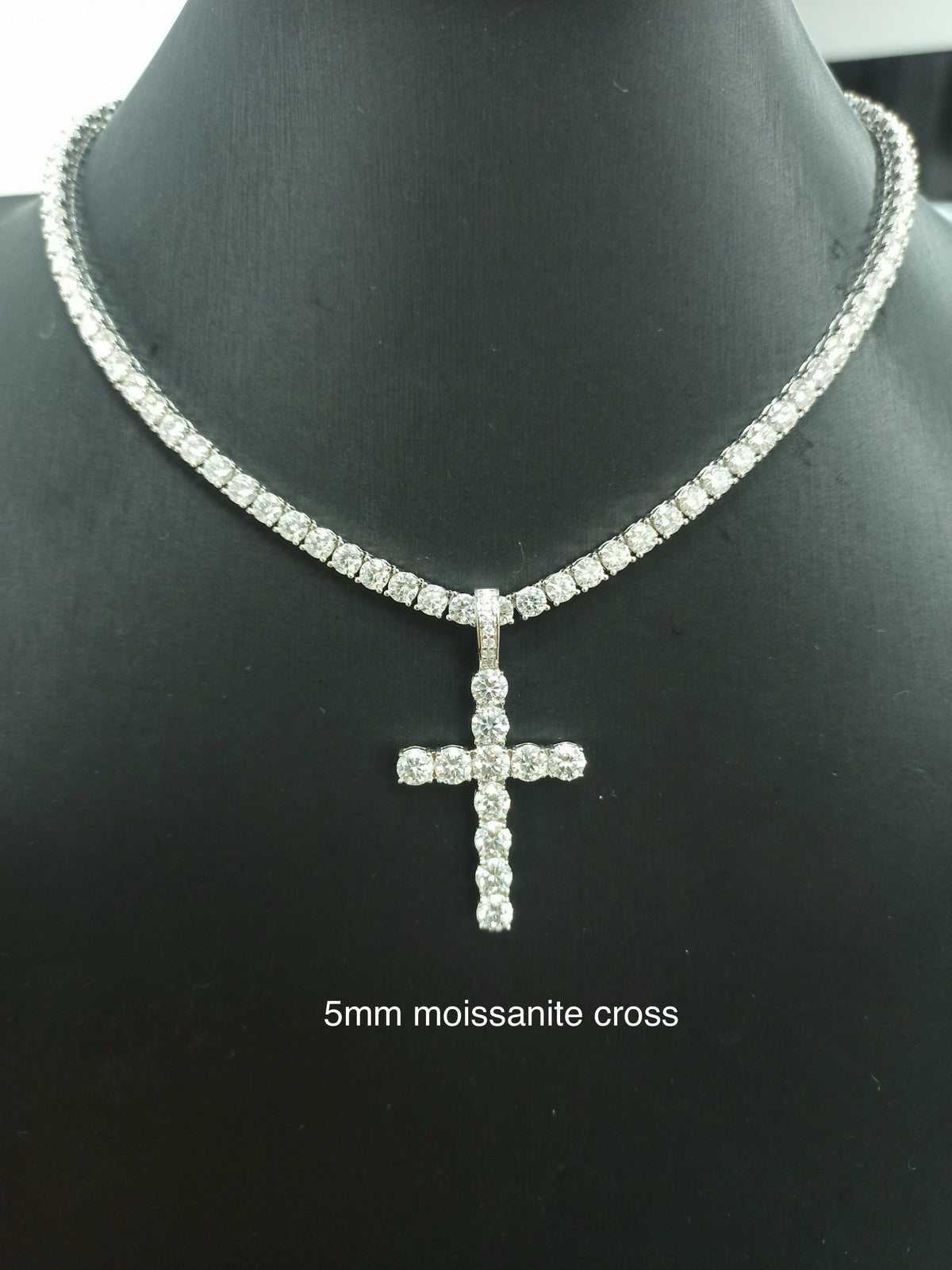 Men's Moissanite Cross Pendant – 925 Sterling Silver