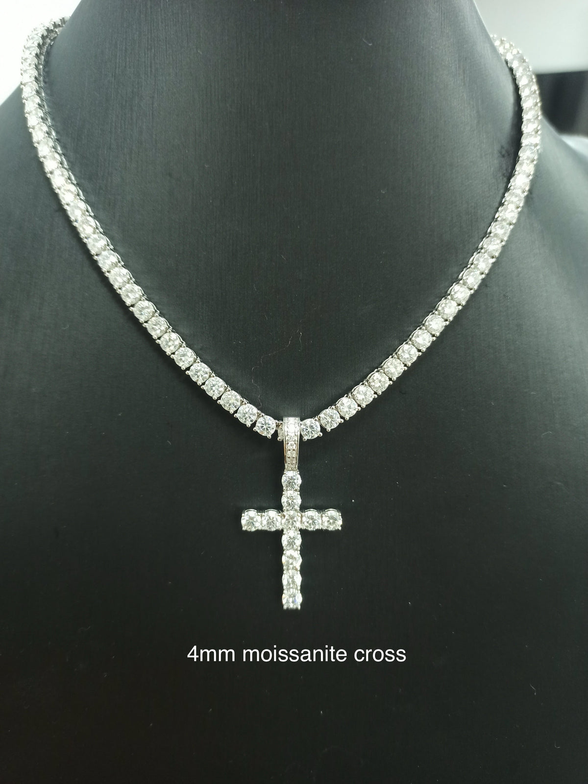 Men's Moissanite Cross Pendant – 925 Sterling Silver