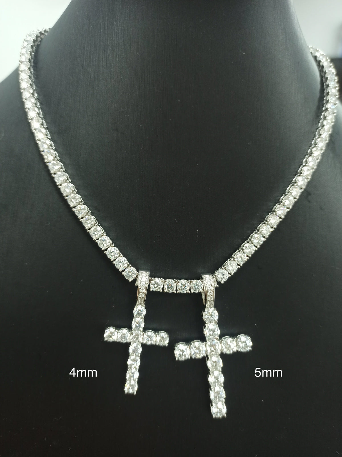 Men's Moissanite Cross Pendant – 925 Sterling Silver
