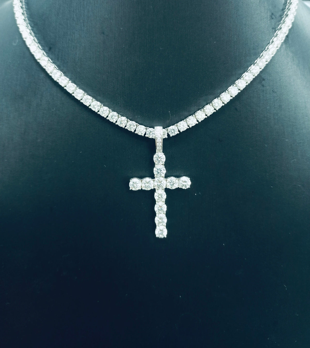 Men's Moissanite Cross Pendant – 925 Sterling Silver