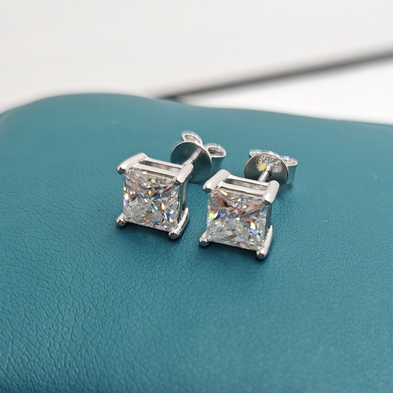 Princess Cut Moissanite Stud Earrings – Classic Square Diamond Look