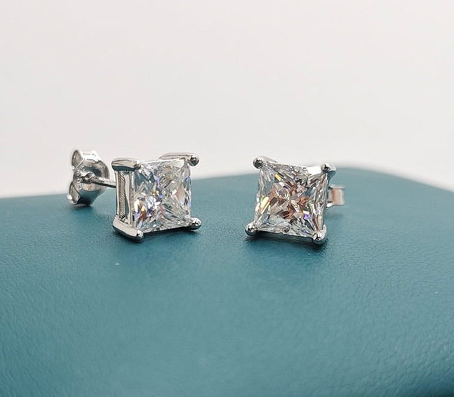 Princess Cut Moissanite Stud Earrings – Classic Square Diamond Look