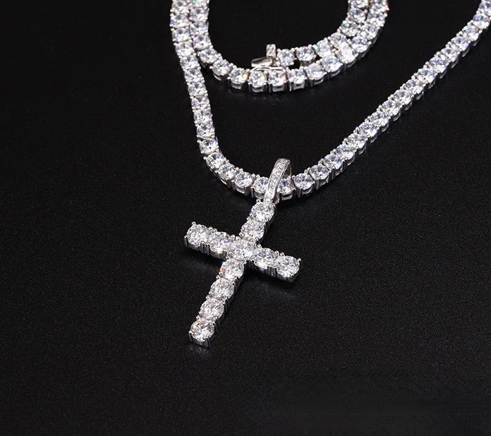 Men's Moissanite Cross Pendant – 925 Sterling Silver