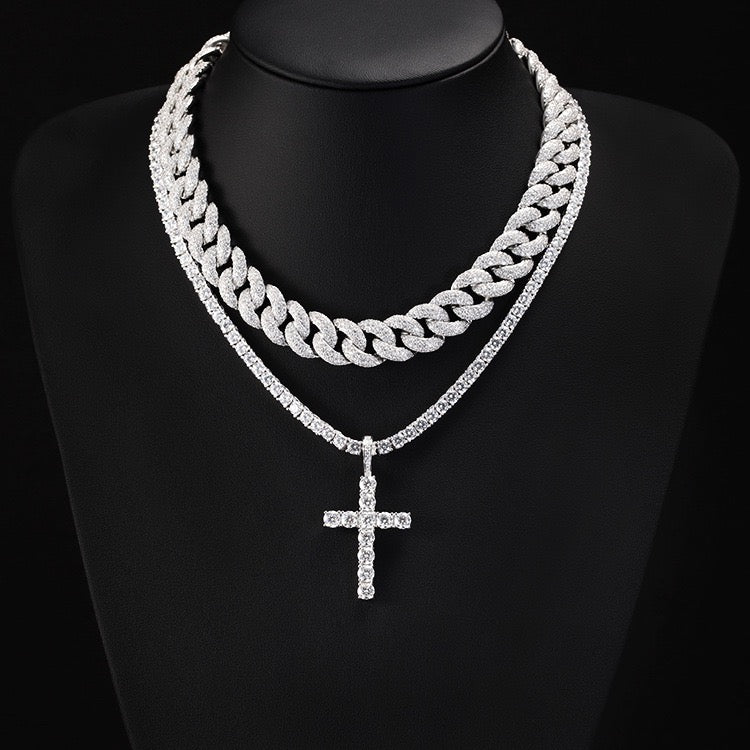 Men's Moissanite Cross Pendant – 925 Sterling Silver