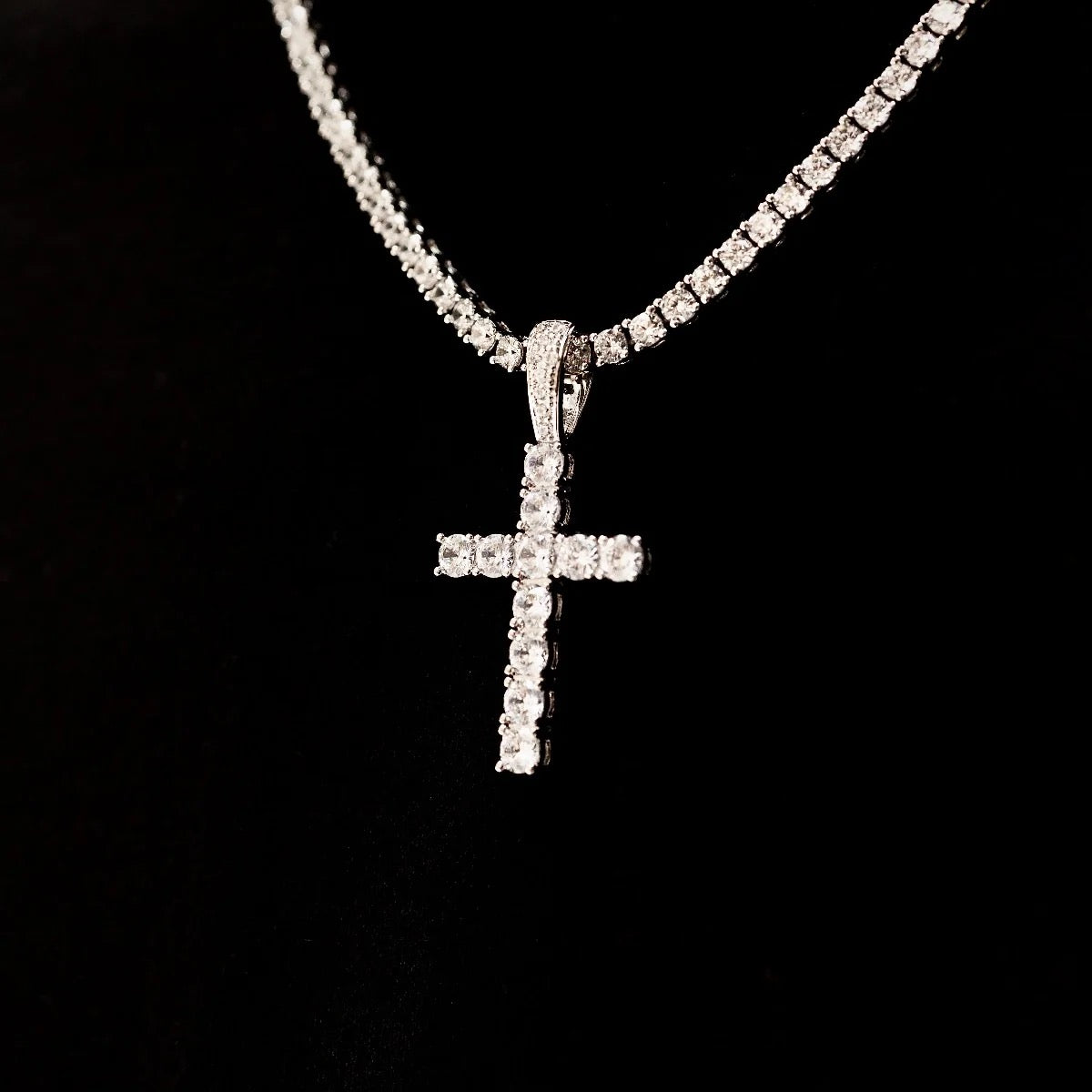 Men's Moissanite Cross Pendant – 925 Sterling Silver