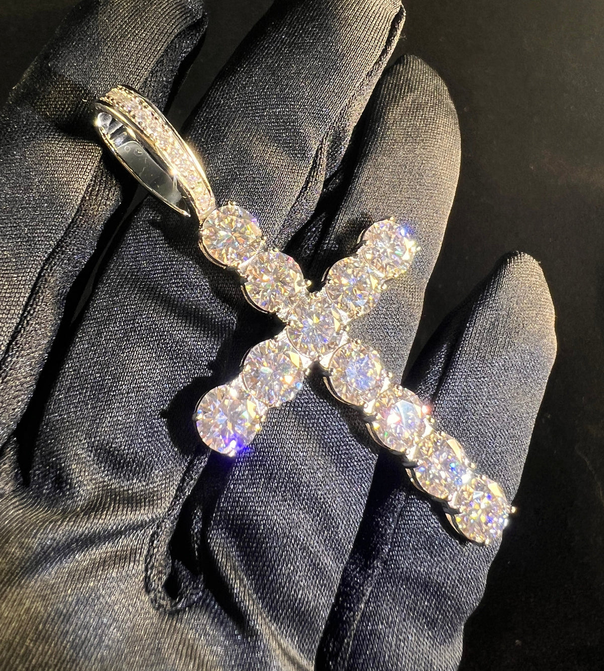 Men's Moissanite Cross Pendant – 925 Sterling Silver