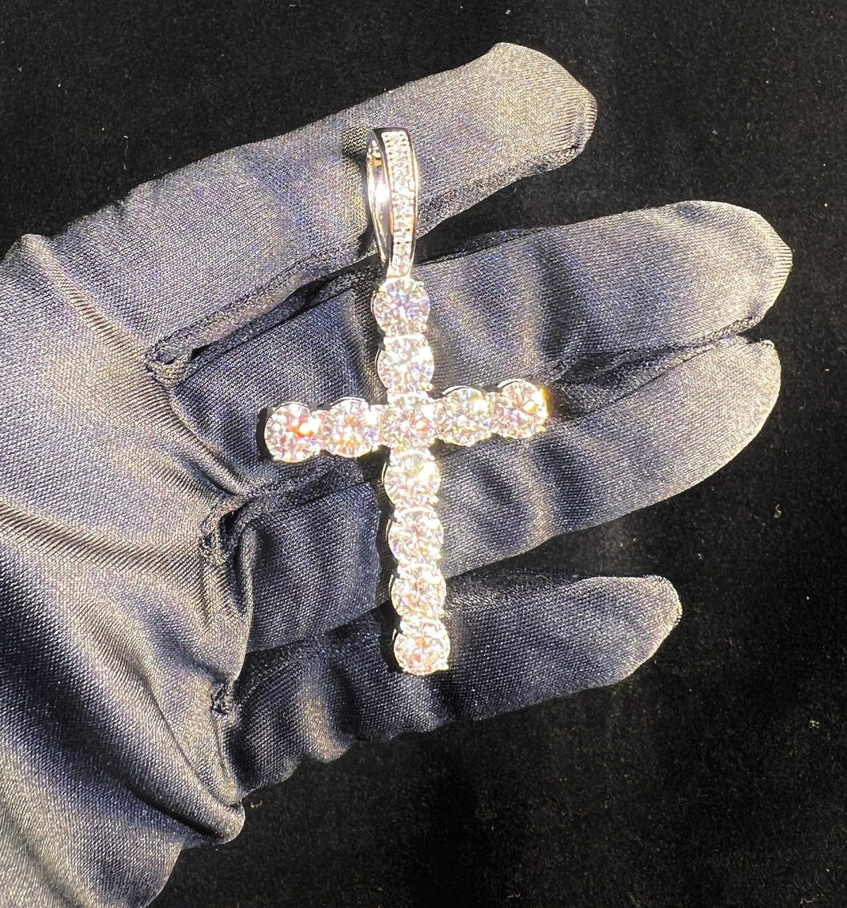 Men's Moissanite Cross Pendant – 925 Sterling Silver